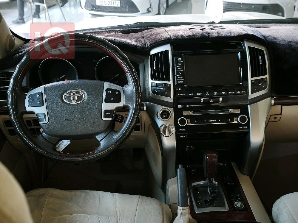 تويوتا لاندكروزر